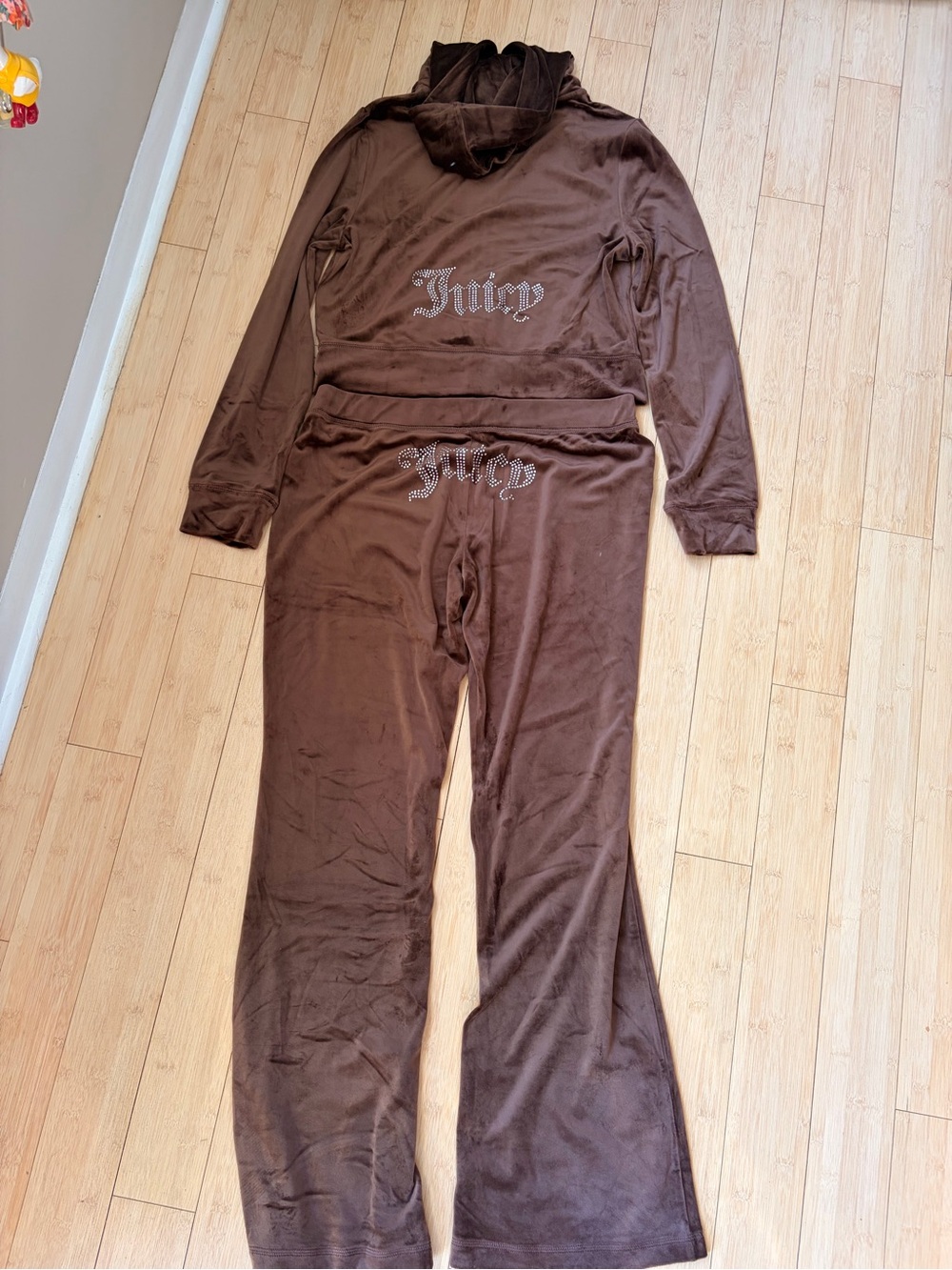 Juicy Couture Brown Velour Rhinestone Logo Tracksuit - Picture 2 of 5